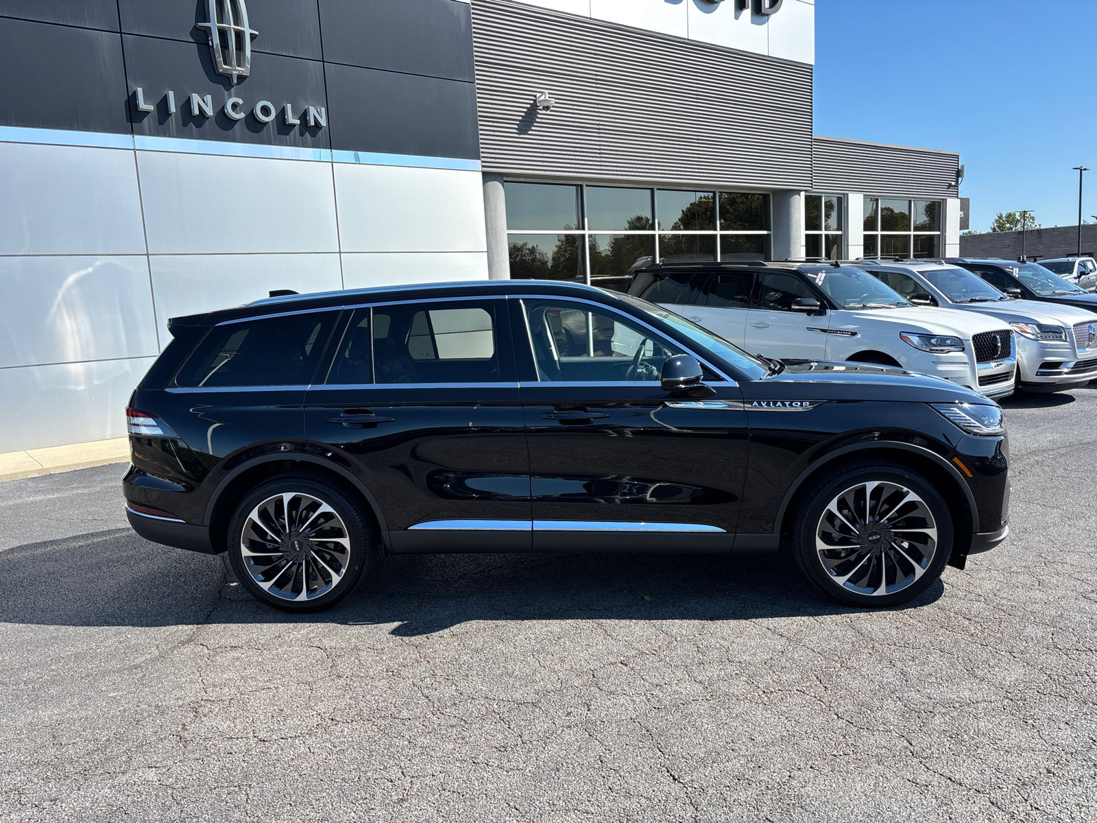 New 2025 Lincoln Aviator Reserve w/ Illumination Package image 8