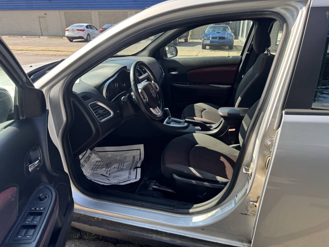 Used 2011 Dodge Avenger Heat FWD image 10