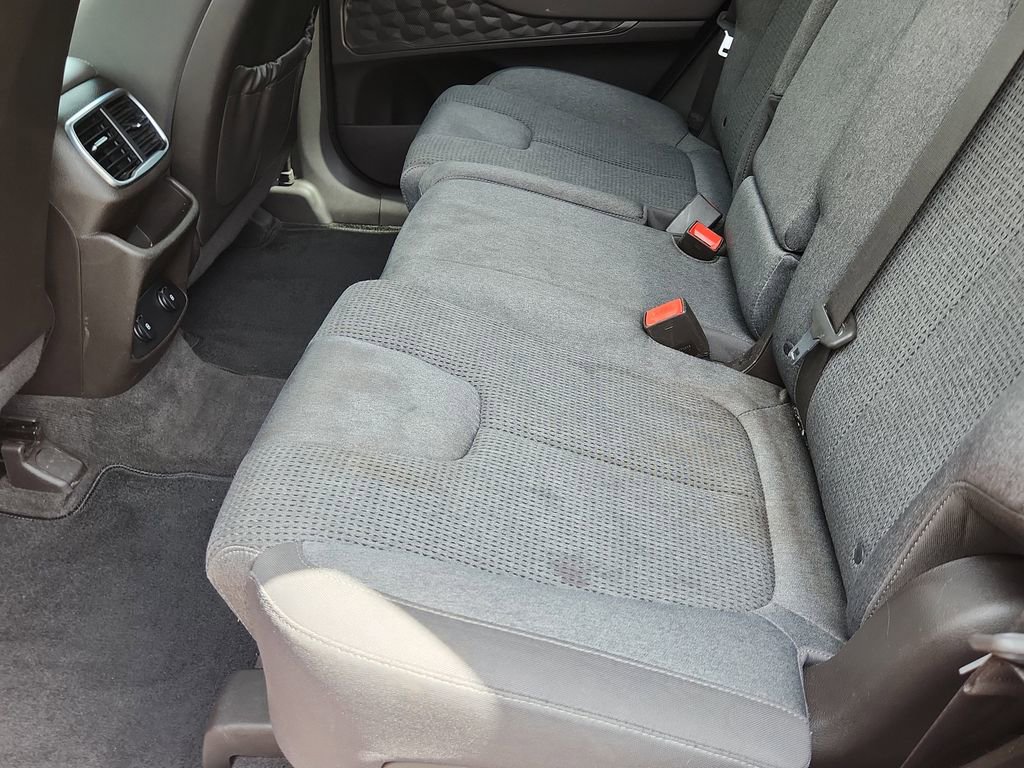 Used 2019 Hyundai Santa Fe SE image 10