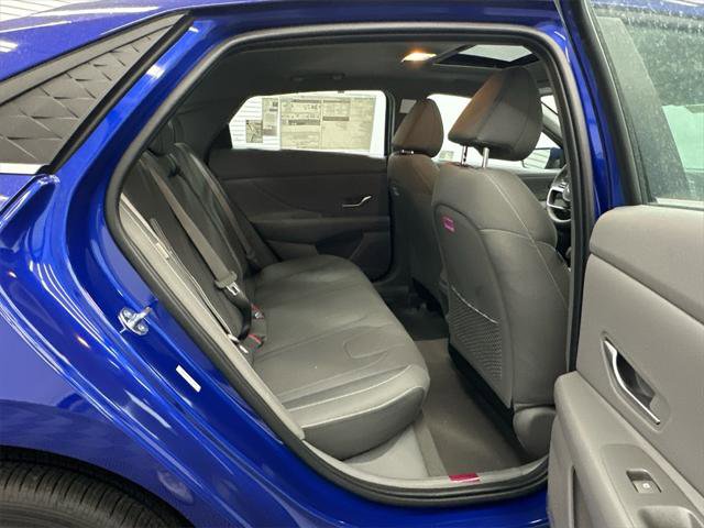 New 2025 Hyundai Elantra SEL image 17