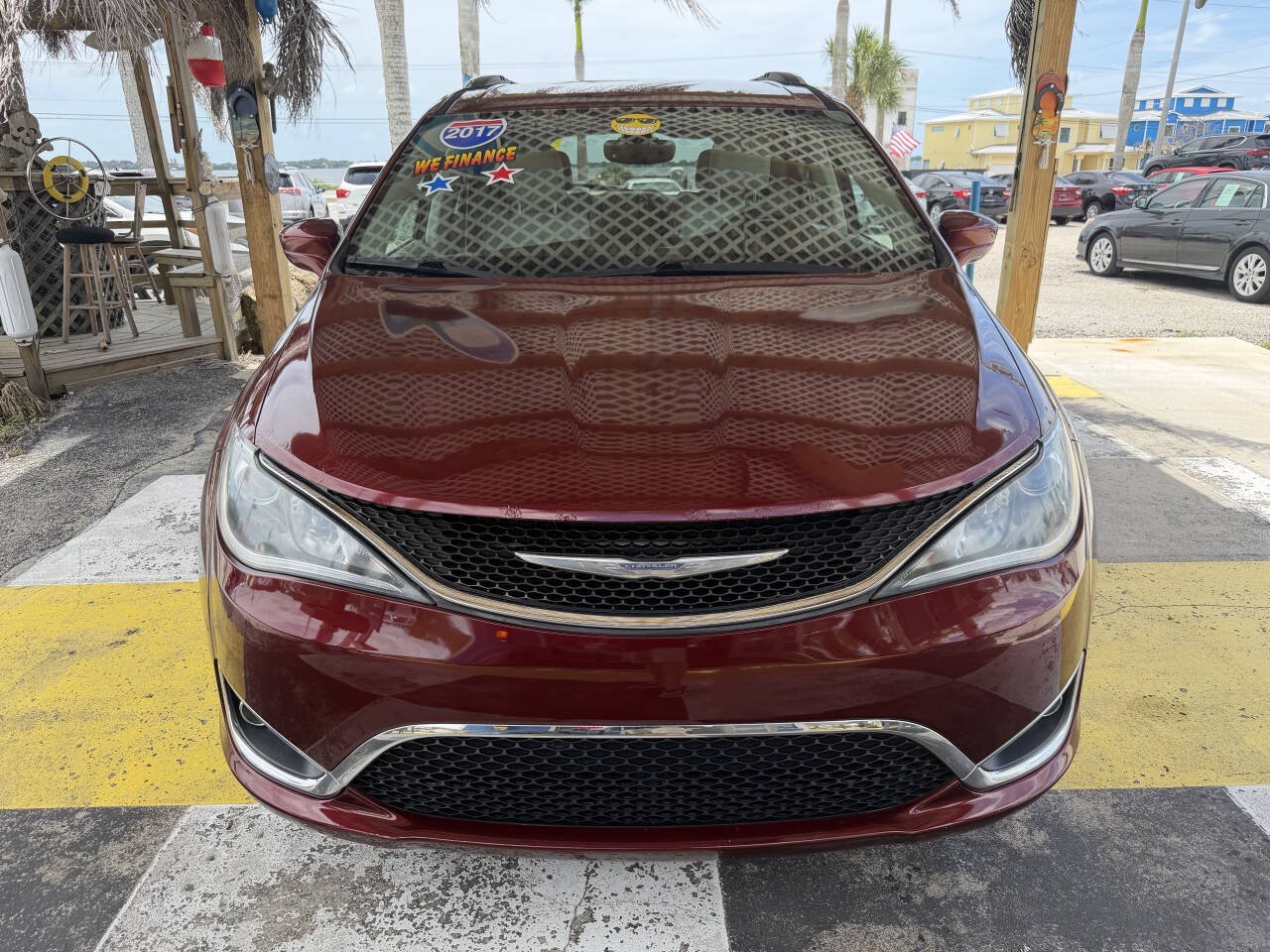 Used 2017 Chrysler Pacifica Touring-L Plus FWD image 2