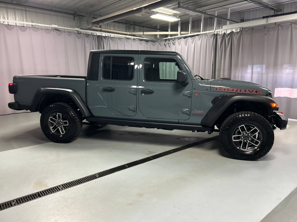 Used 2026 Jeep Gladiator Mojave AWD/4WD image 8