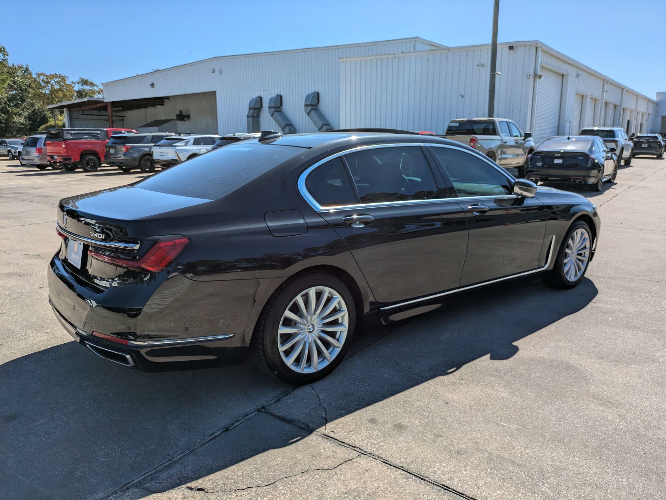 Used 2020 BMW 740i w/ Premium Package RWD image 24