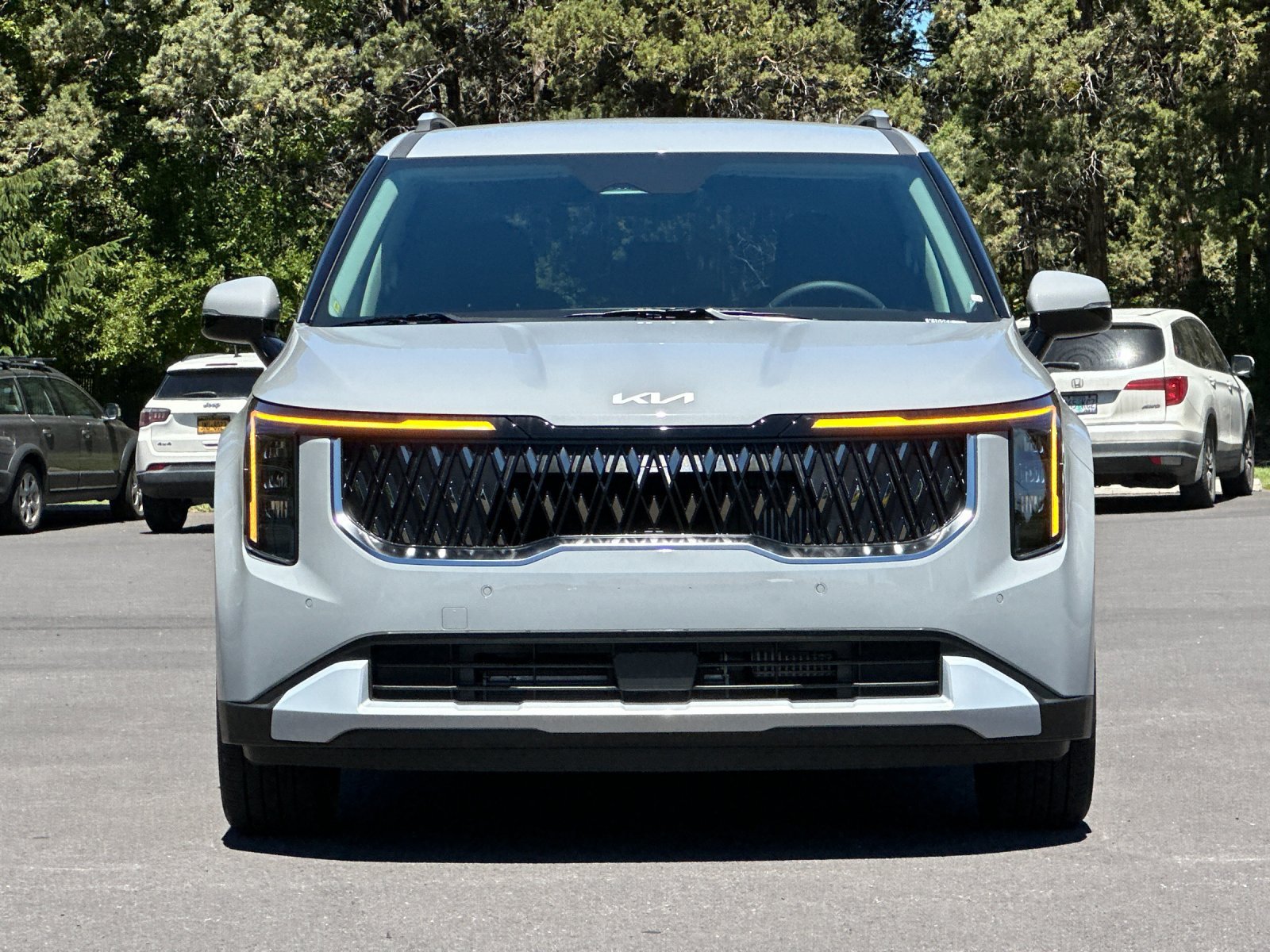 New 2026 Kia Carnival EX FWD image 9