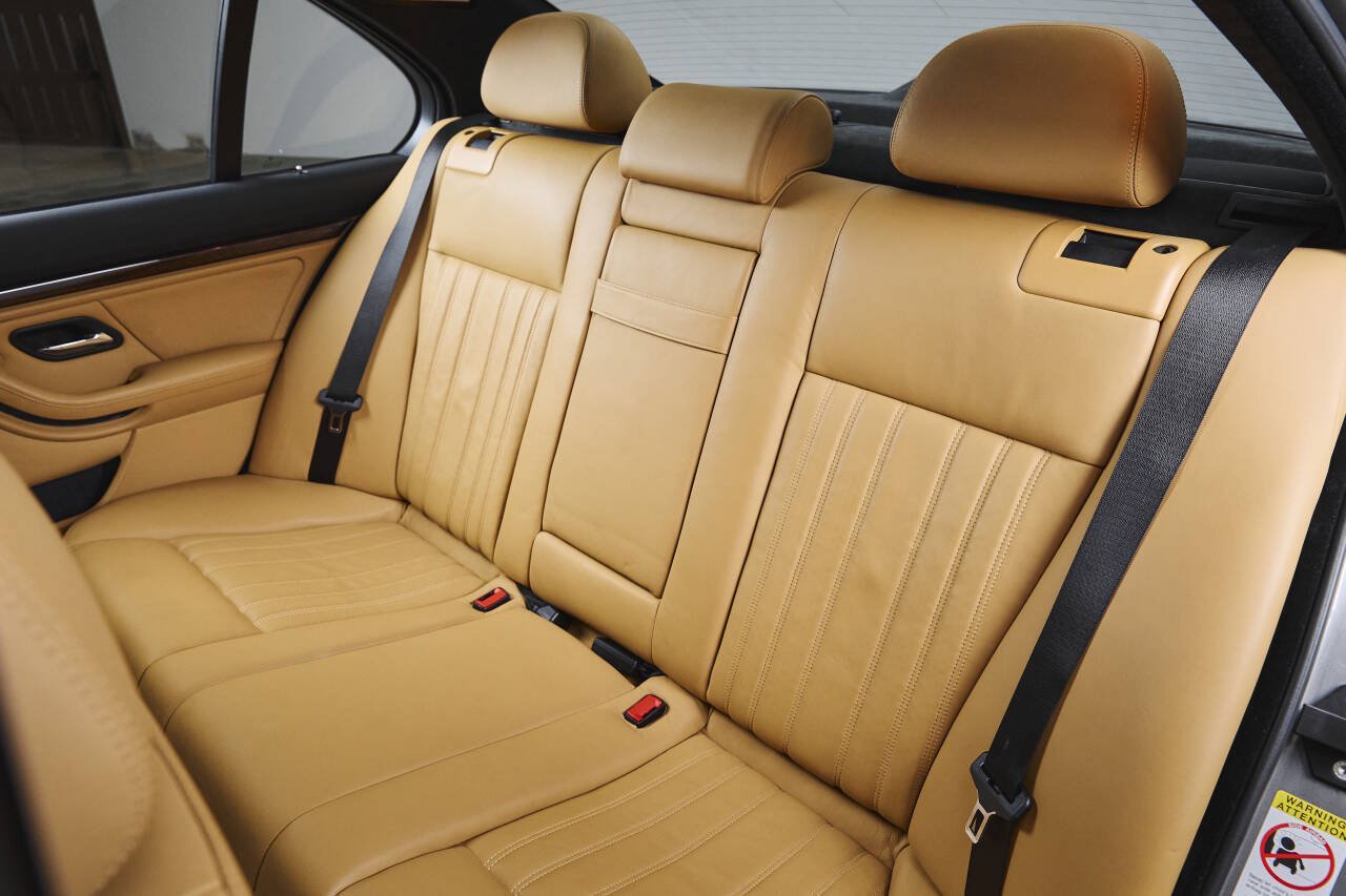 Used 2003 BMW M5 RWD image 50