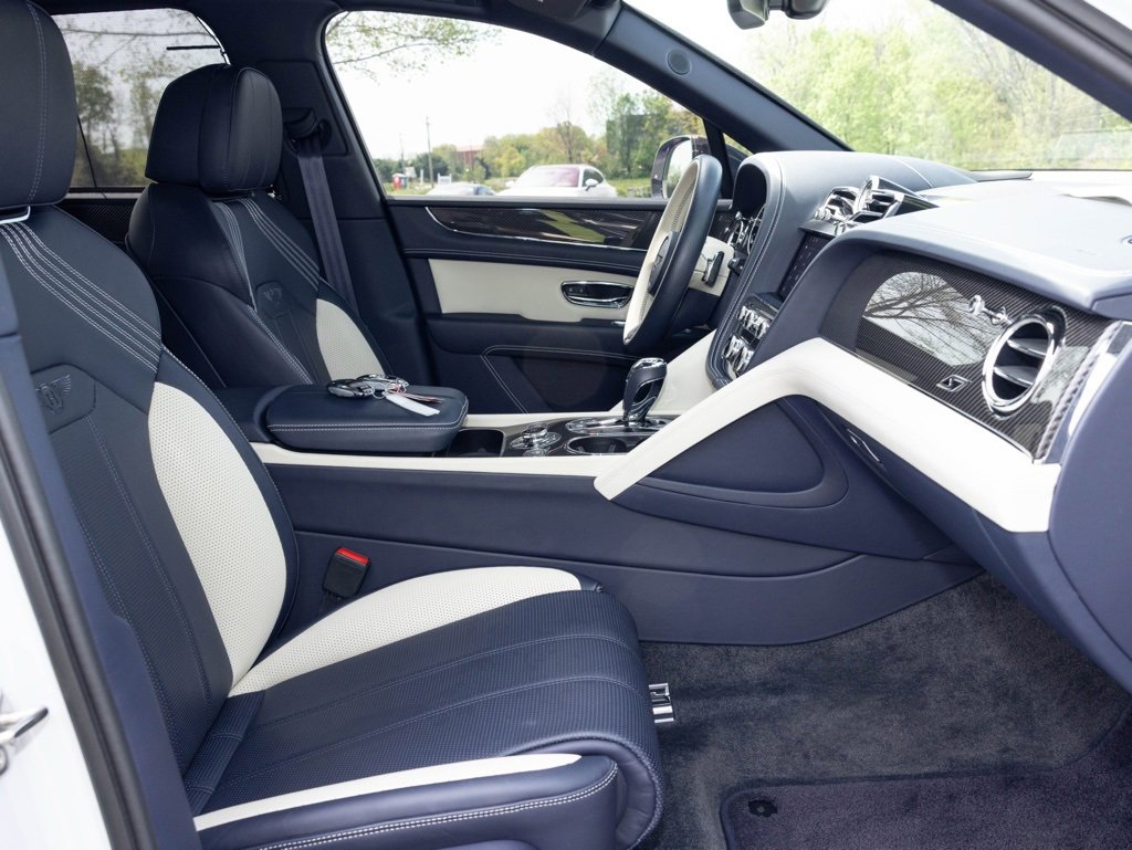 Used 2023 Bentley Bentayga image 55