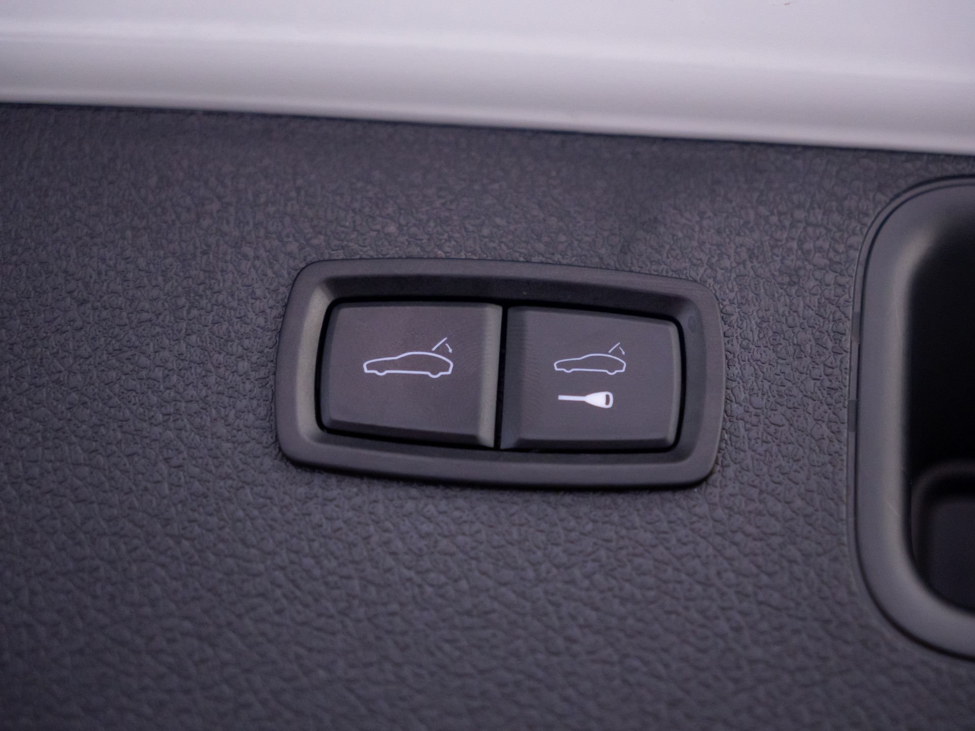 Used 2023 Porsche Macan S AWD/4WD image 30