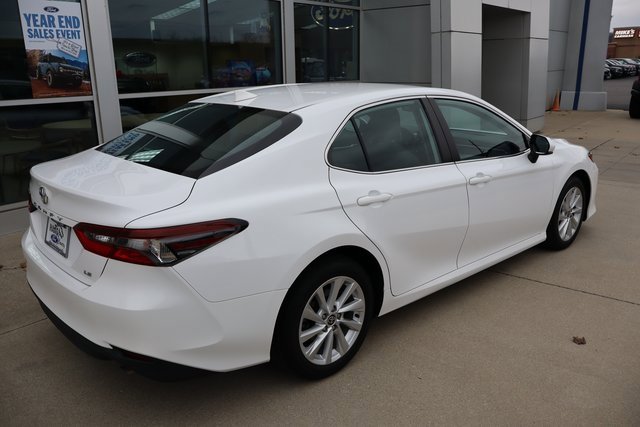 Used 2021 Toyota Camry LE image 7