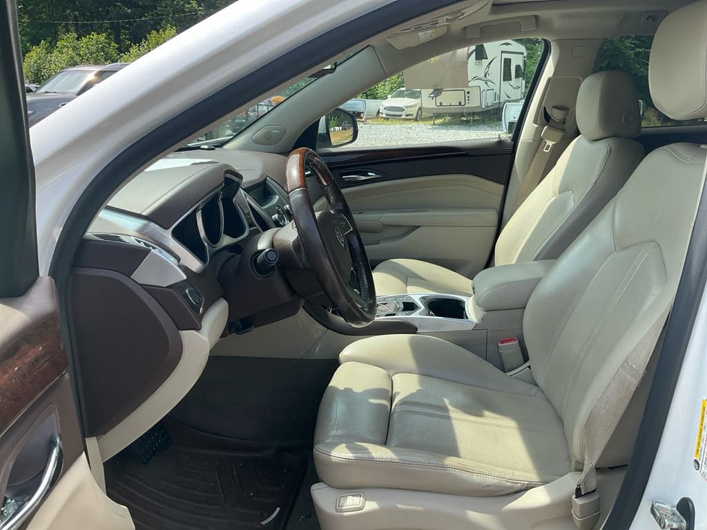 Used 2011 Cadillac SRX Luxury FWD image 16