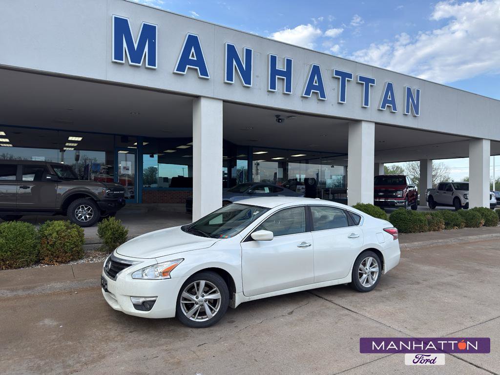 Used 2015 Nissan Altima 2.5 SV image 1