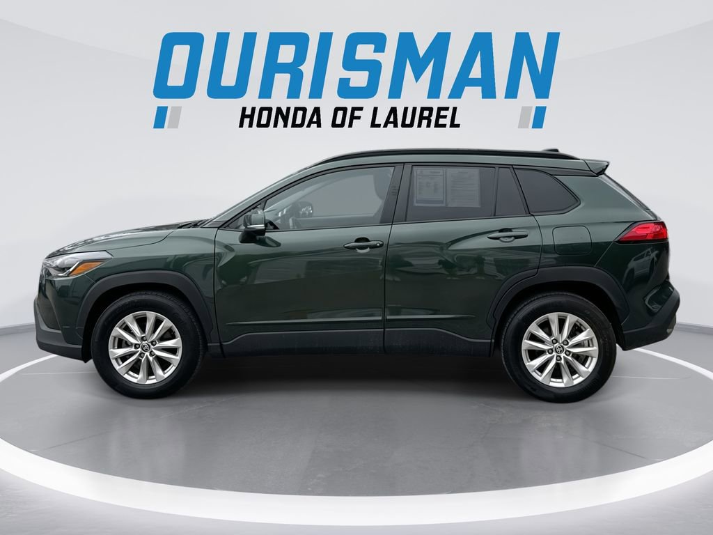 Used 2023 Toyota Corolla Cross LE w/ Moonroof Package image 5