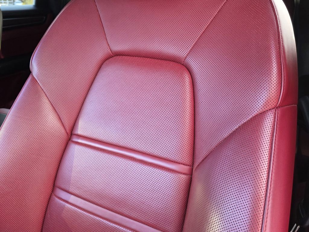 Used 2021 Porsche Cayenne GTS image 20