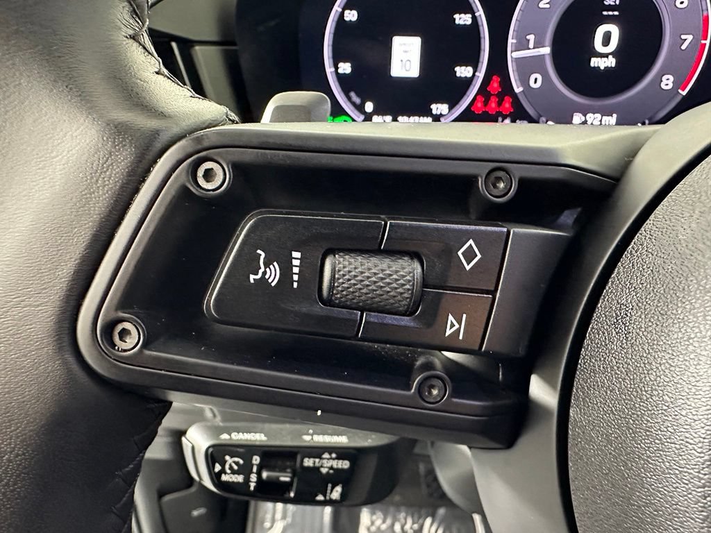 Certified 2025 Porsche Cayenne AWD/4WD image 26