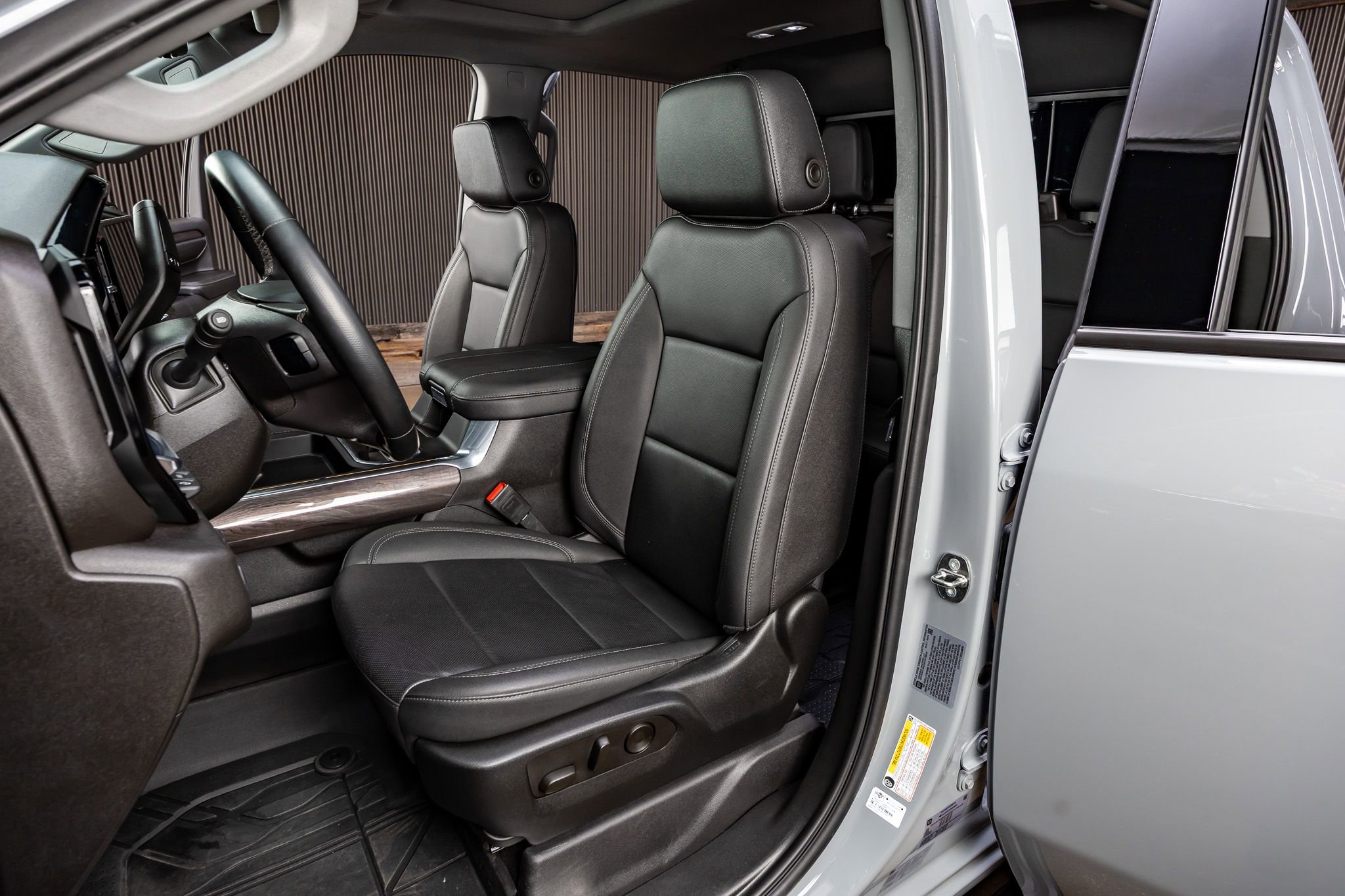 Used 2024 Chevrolet Silverado 2500 LTZ w/ LTZ Plus Package image 30