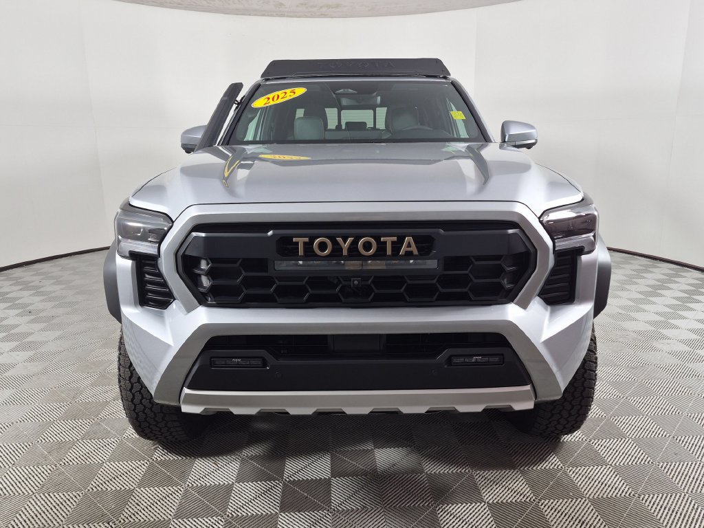 Used 2025 Toyota Tacoma 4x4 Double Cab Hybrid image 8