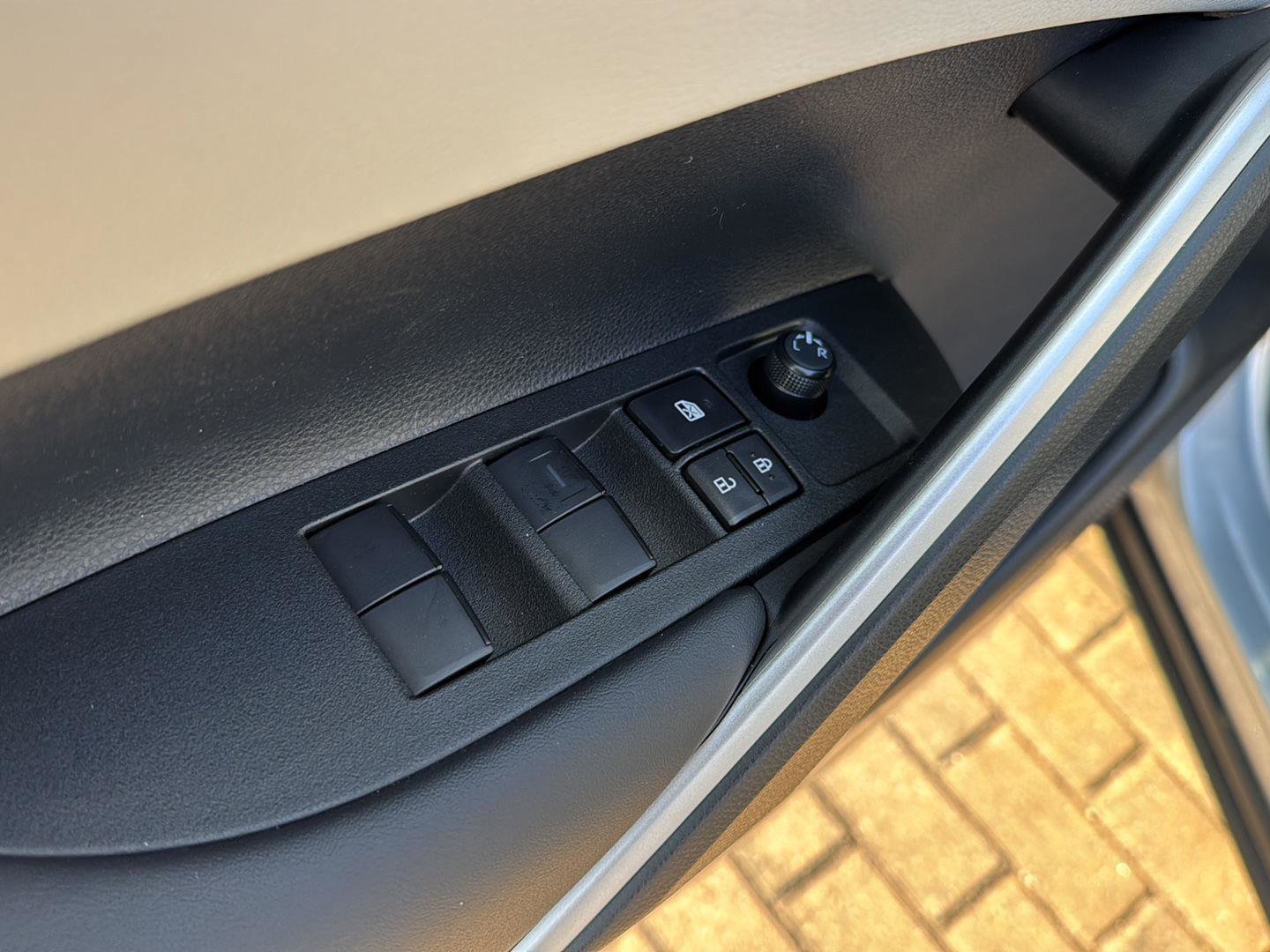 New 2026 Toyota Corolla Cross L image 28