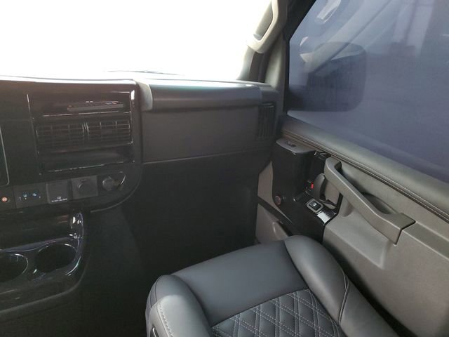 Used 2024 GMC Savana 2500 Extended w/ Driver Convenience Package image 15