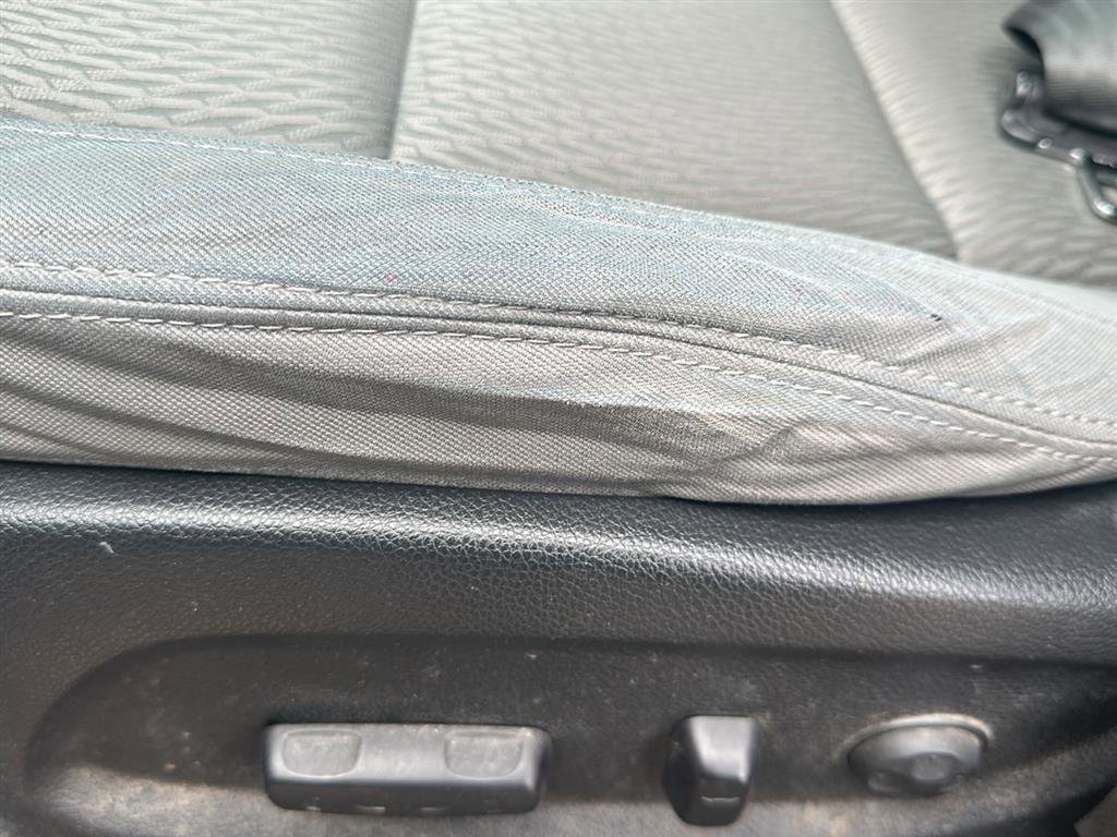 Used 2015 Hyundai Santa Fe GLS image 8