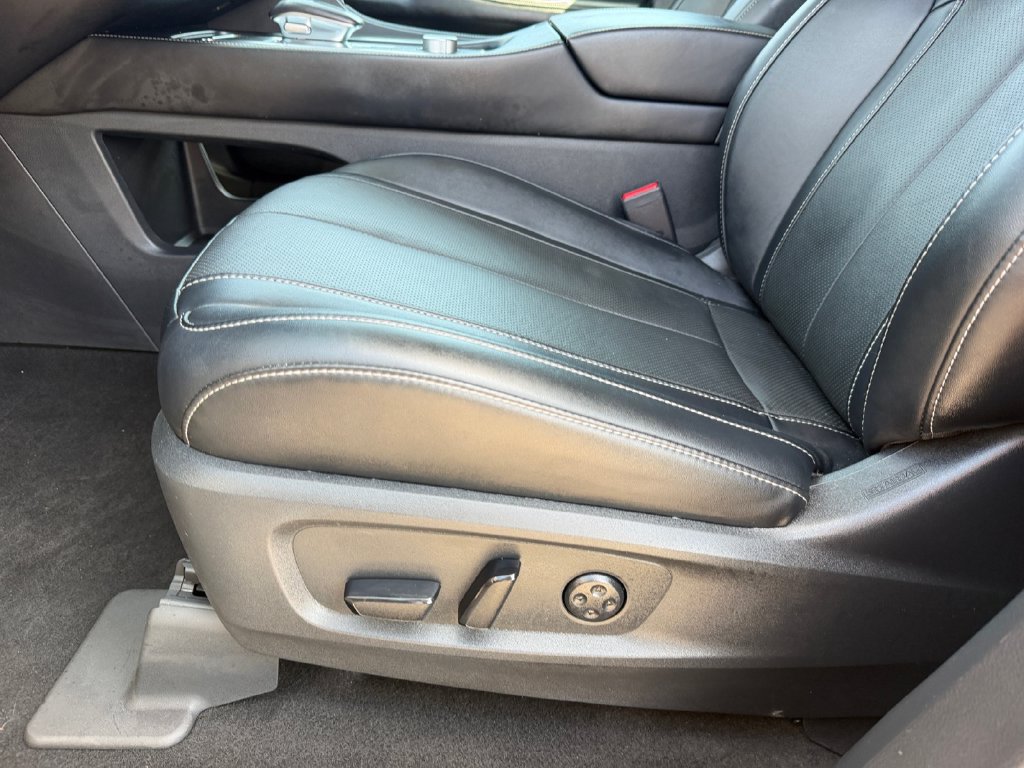 Used 2024 INFINITI QX60 Luxe w/ Cargo Package FWD image 11
