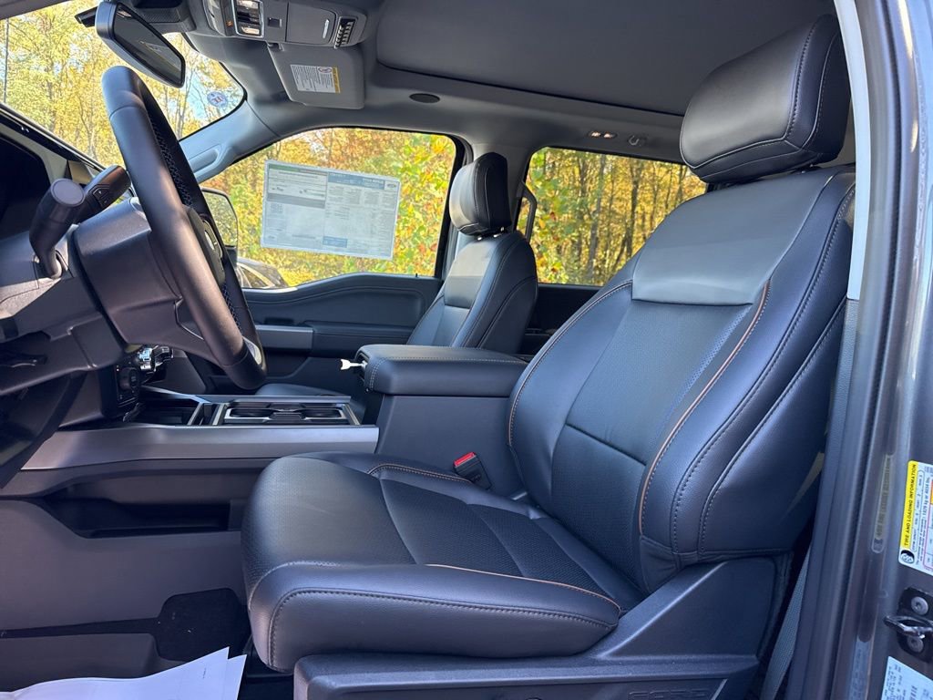 New 2026 Ford F350 Lariat w/ Black Appearance Package image 18