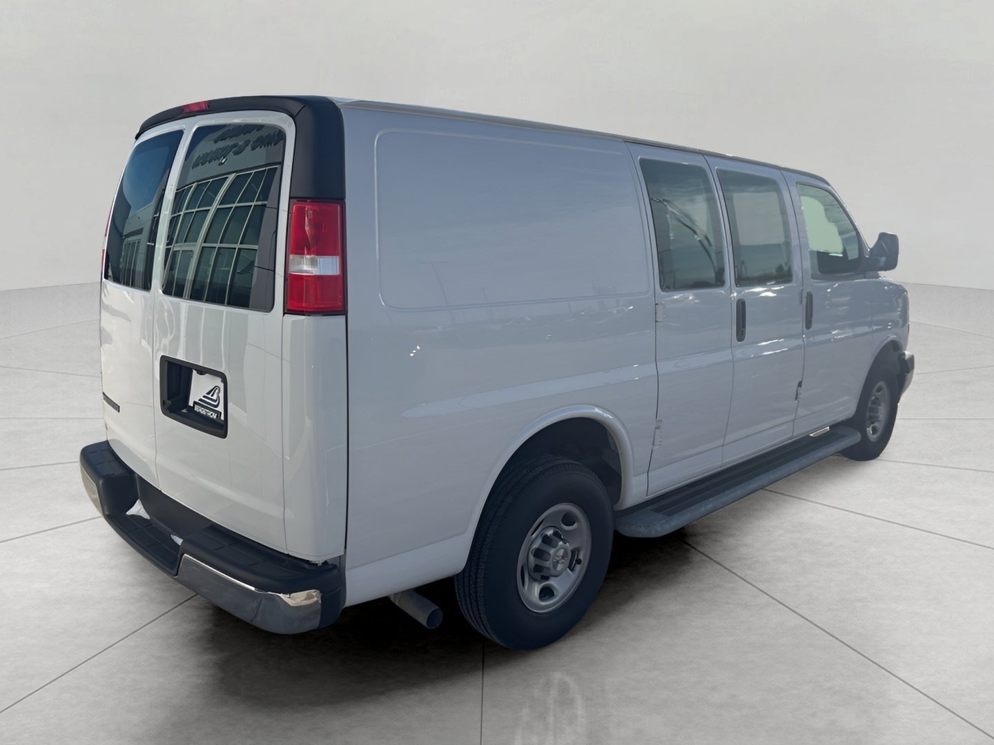 Used 2023 Chevrolet Express 2500 w/ Driver Convenience Package image 4