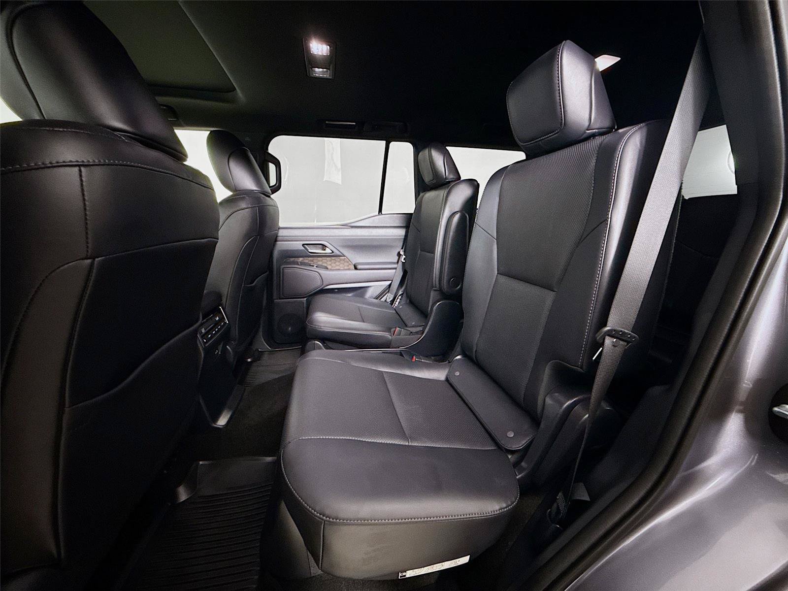 Used 2024 Lexus GX 550 w/ Accessory Package (Z1) AWD/4WD image 26