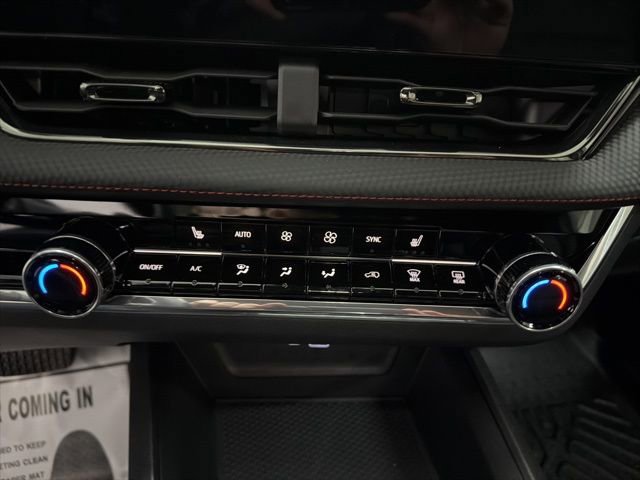 Used 2025 Chevrolet Equinox RS w/ Safety and Technology Package image 13