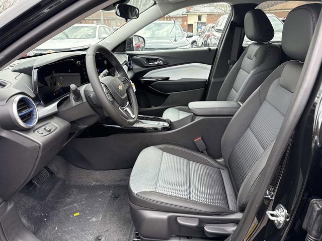 New 2026 Chevrolet Trax LT w/ Driver Confidence Package image 9