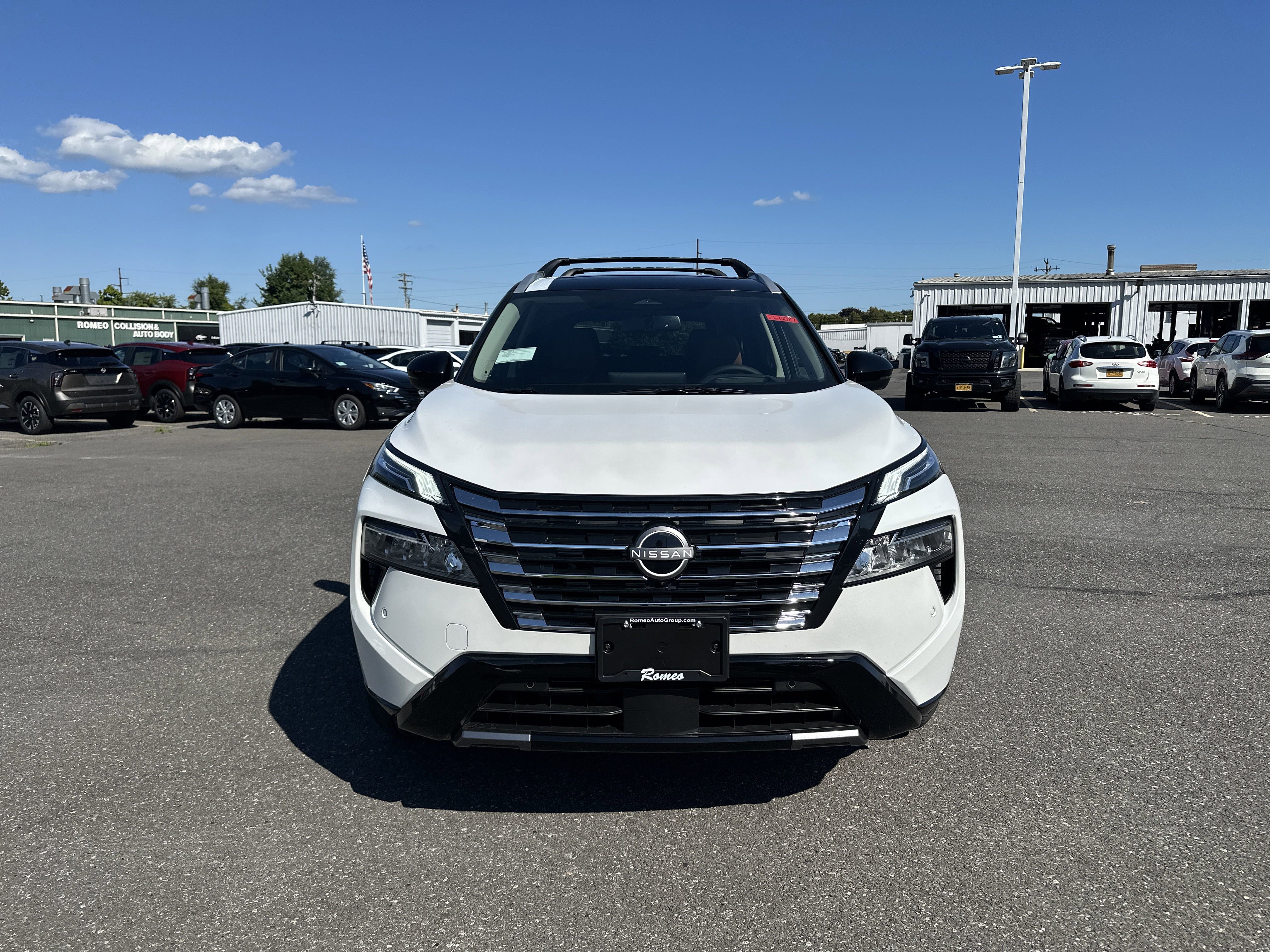 New 2026 Nissan Rogue Platinum w/ Platinum Premium Package image 2