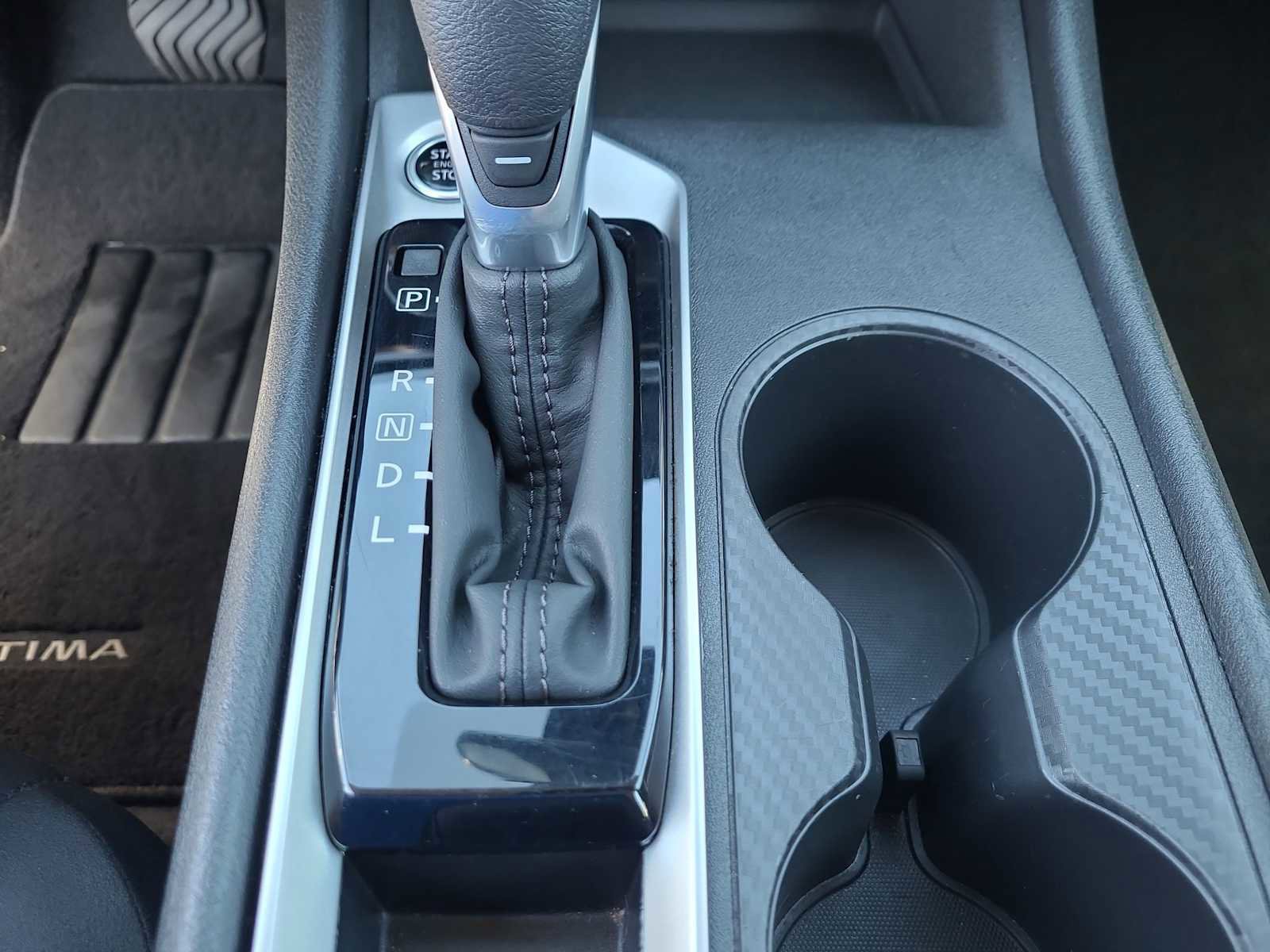 Used 2025 Nissan Altima 2.5 SV FWD image 25