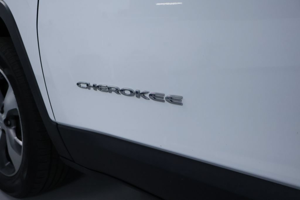 Used 2021 Jeep Cherokee Limited w/ Elite Package AWD/4WD image 10