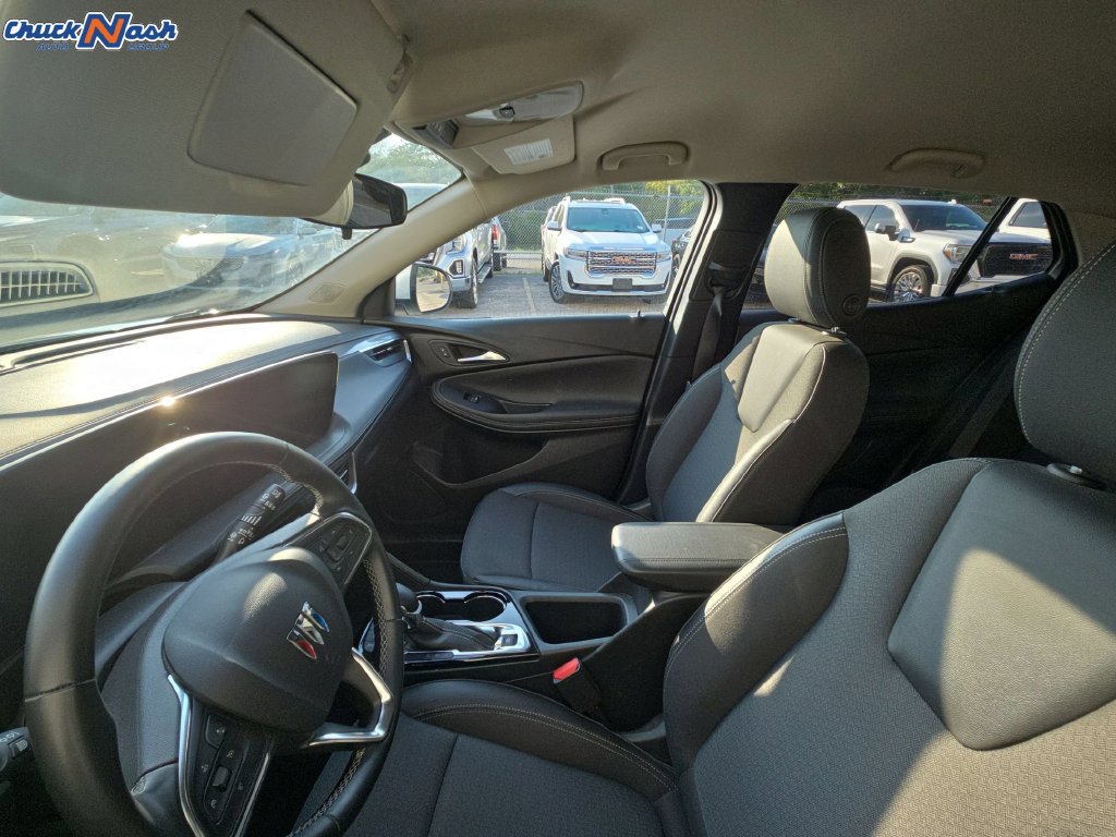 Used 2025 Buick Encore GX Preferred AWD/4WD image 9