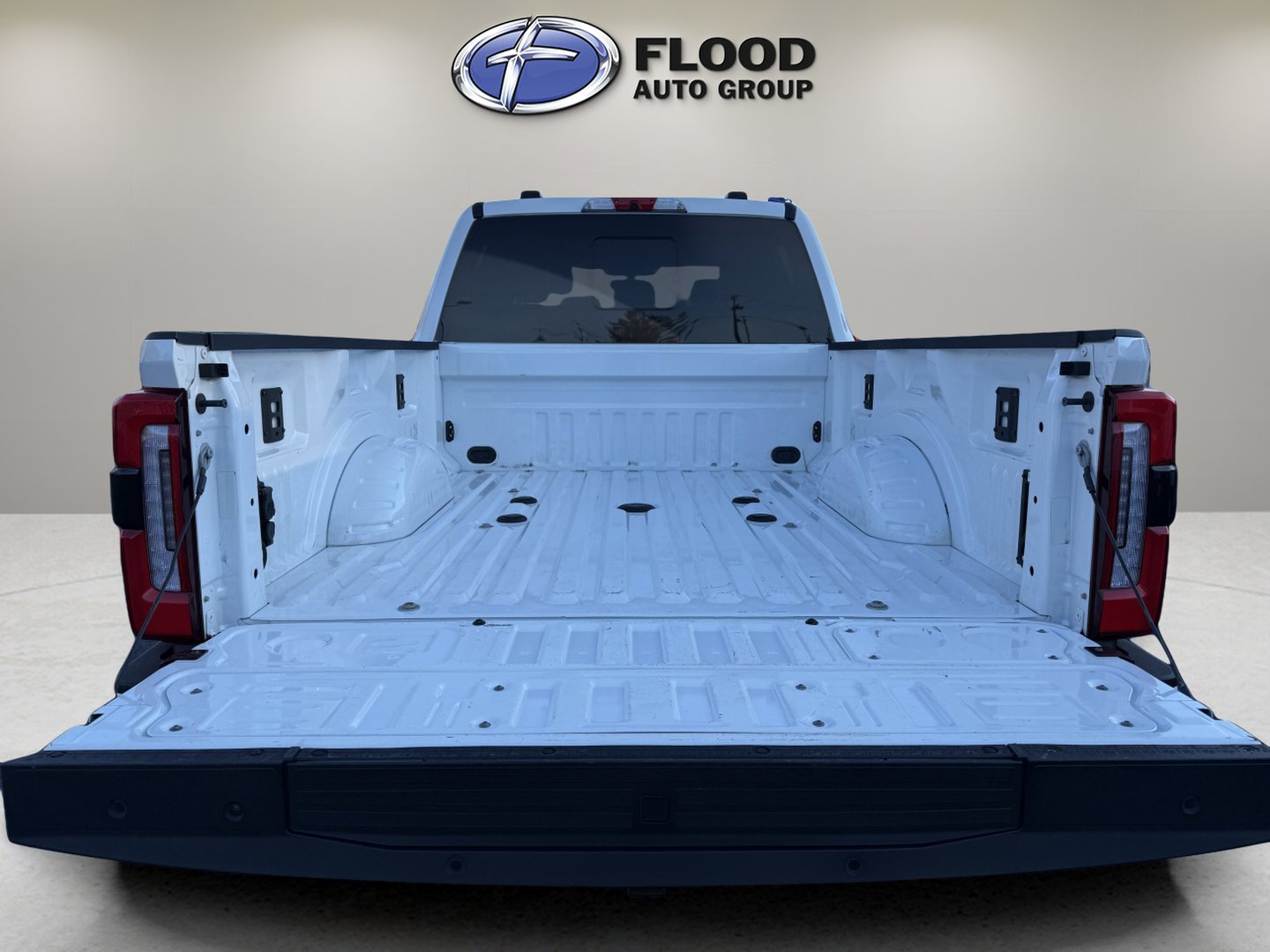 Certified 2024 Ford F350 Platinum w/ Tremor Off-Road Package AWD/4WD image 7