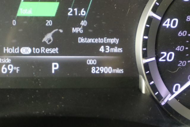 Used 2022 Toyota Highlander XLE FWD image 33
