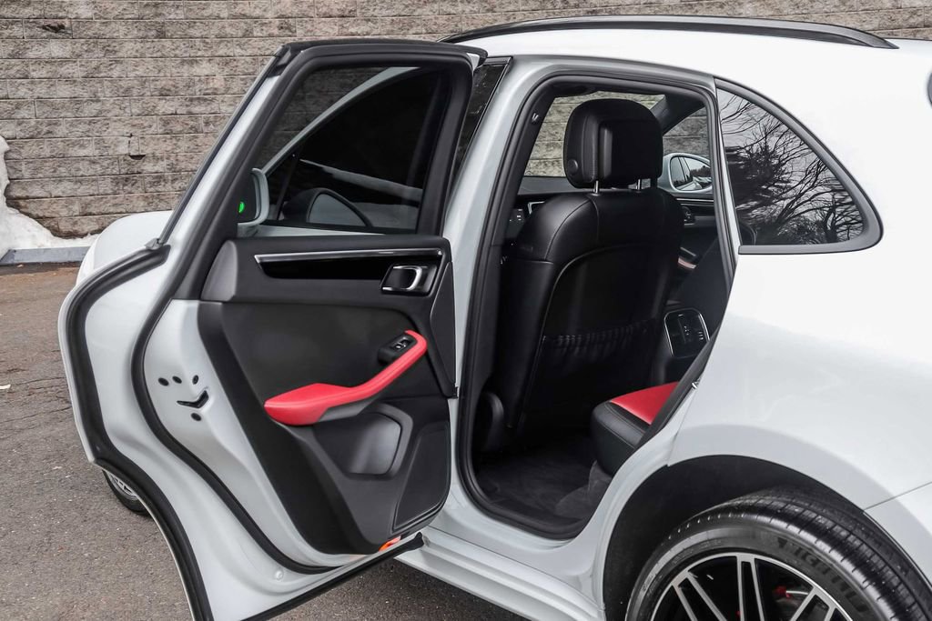 Used 2024 Porsche Macan image 20