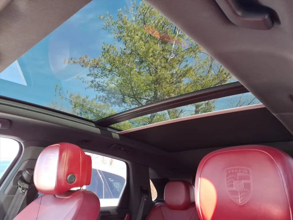 Used 2021 Porsche Cayenne S image 27