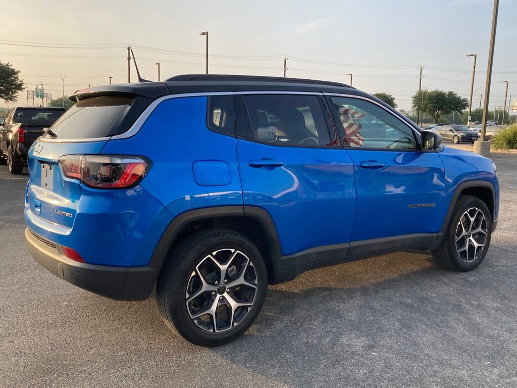 Used 2025 Jeep Compass Limited image 5