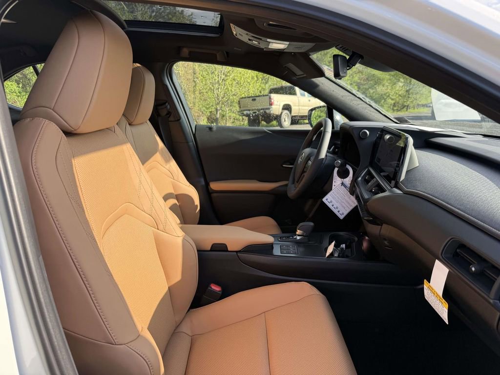 Used 2026 Lexus UX 300h AWD w/ Accessory Package (Z1) image 15