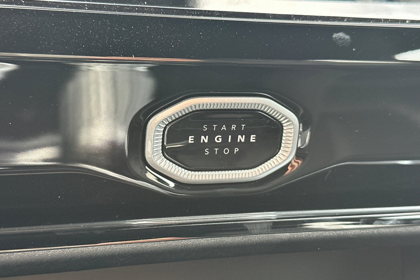 New 2026 Jeep Grand Cherokee L Limited AWD/4WD image 23