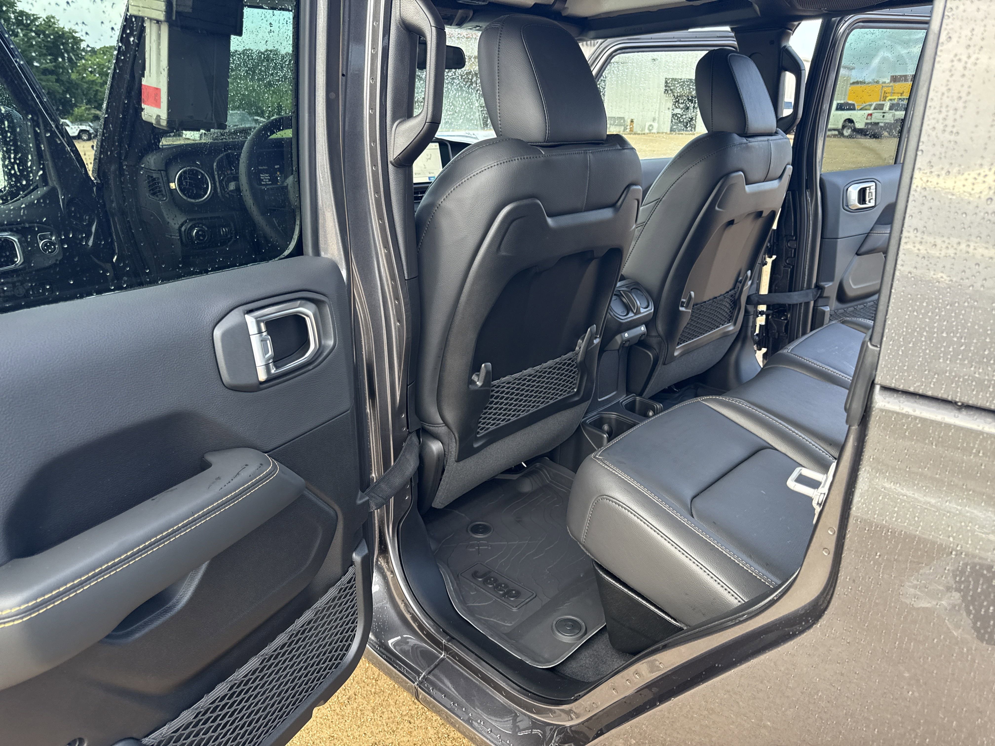 New 2025 Jeep Gladiator Sport w/ Premium Package image 30