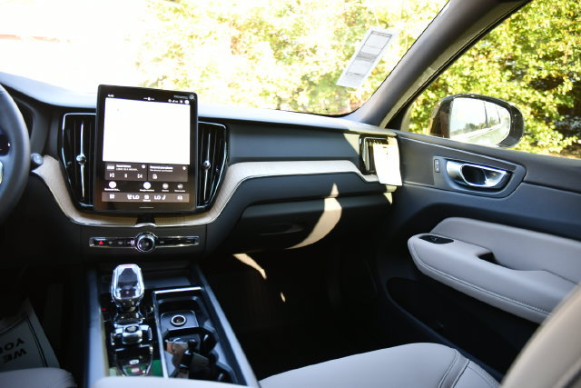 New 2027 Volvo XC60 B5 Core AWD/4WD image 21