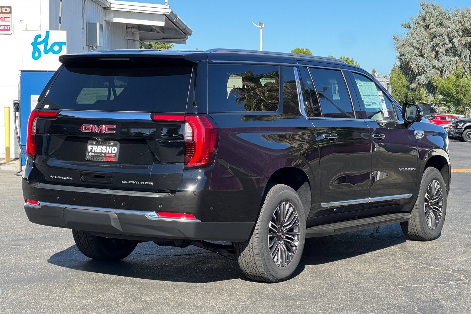 New 2026 GMC Yukon XL Elevation AWD/4WD image 4