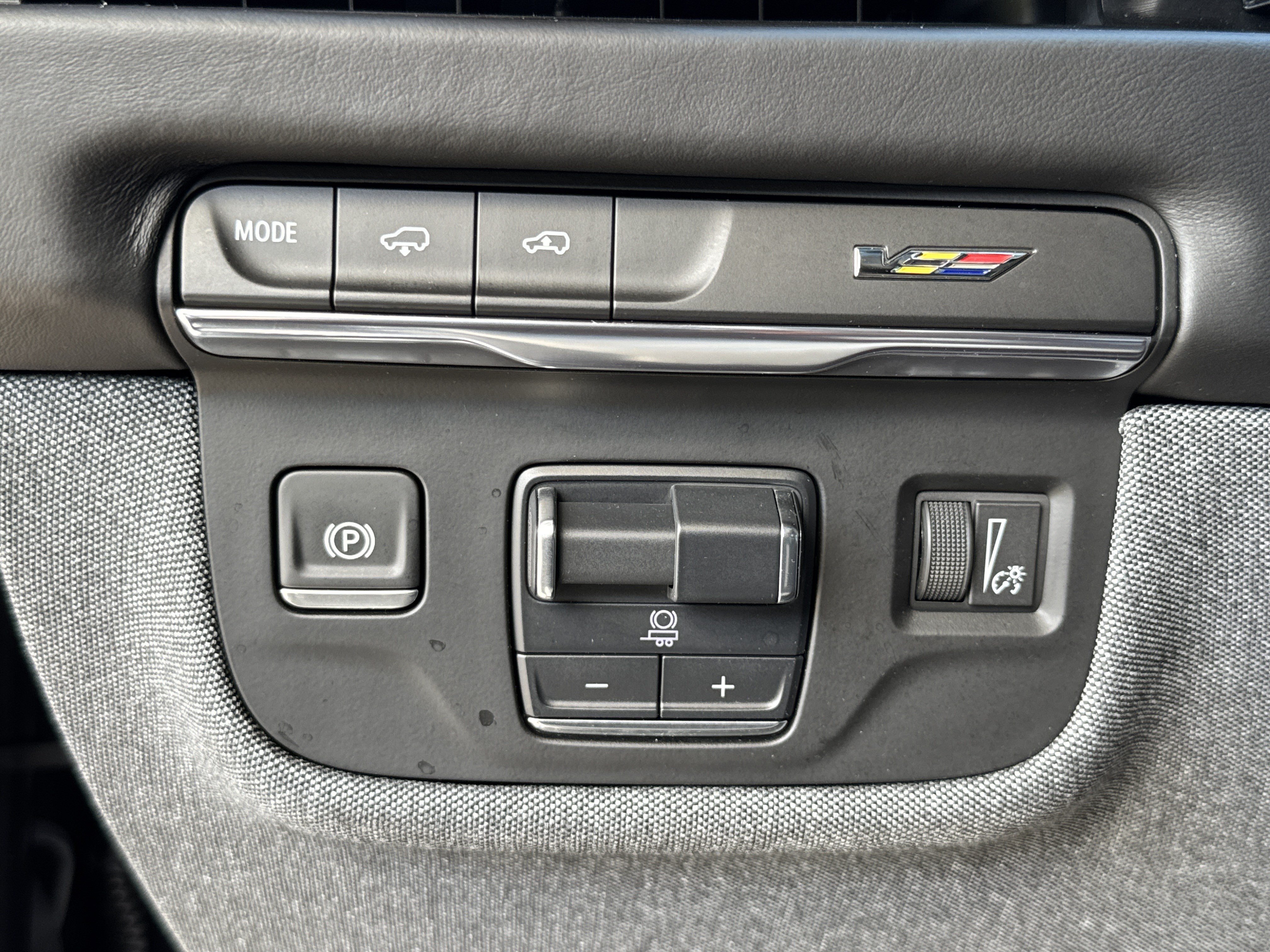 Used 2025 Cadillac Escalade V AWD/4WD image 19