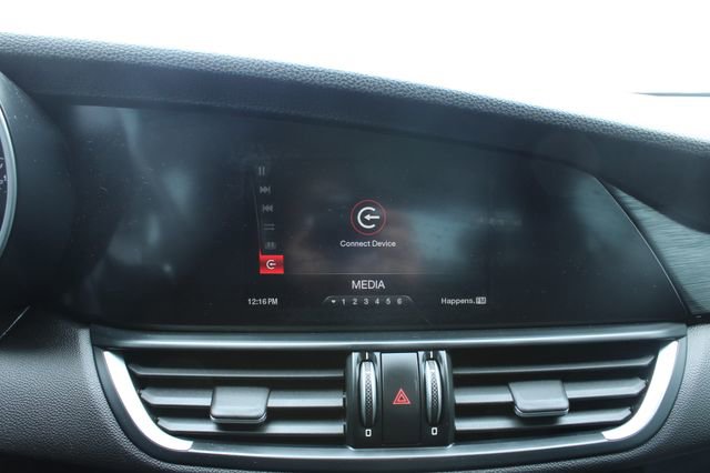 Used 2017 Alfa Romeo Giulia Sprint w/ Cold Weather Package image 19