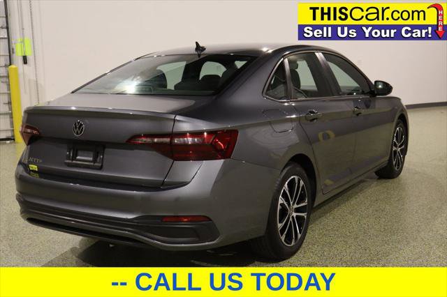 Used 2024 Volkswagen Jetta Sport image 7