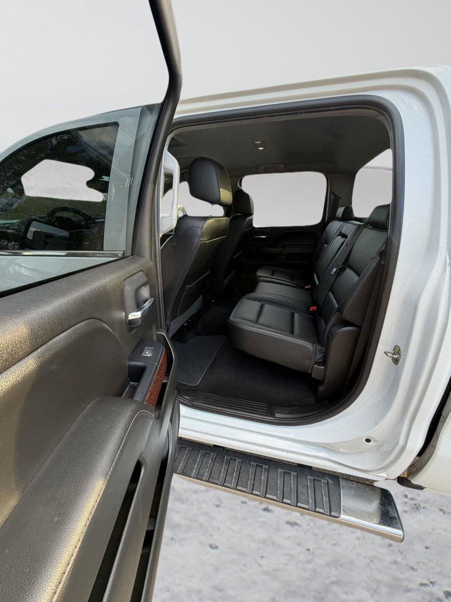 Used 2018 GMC Sierra 2500 SLT w/ Duramax Plus Package AWD/4WD image 16