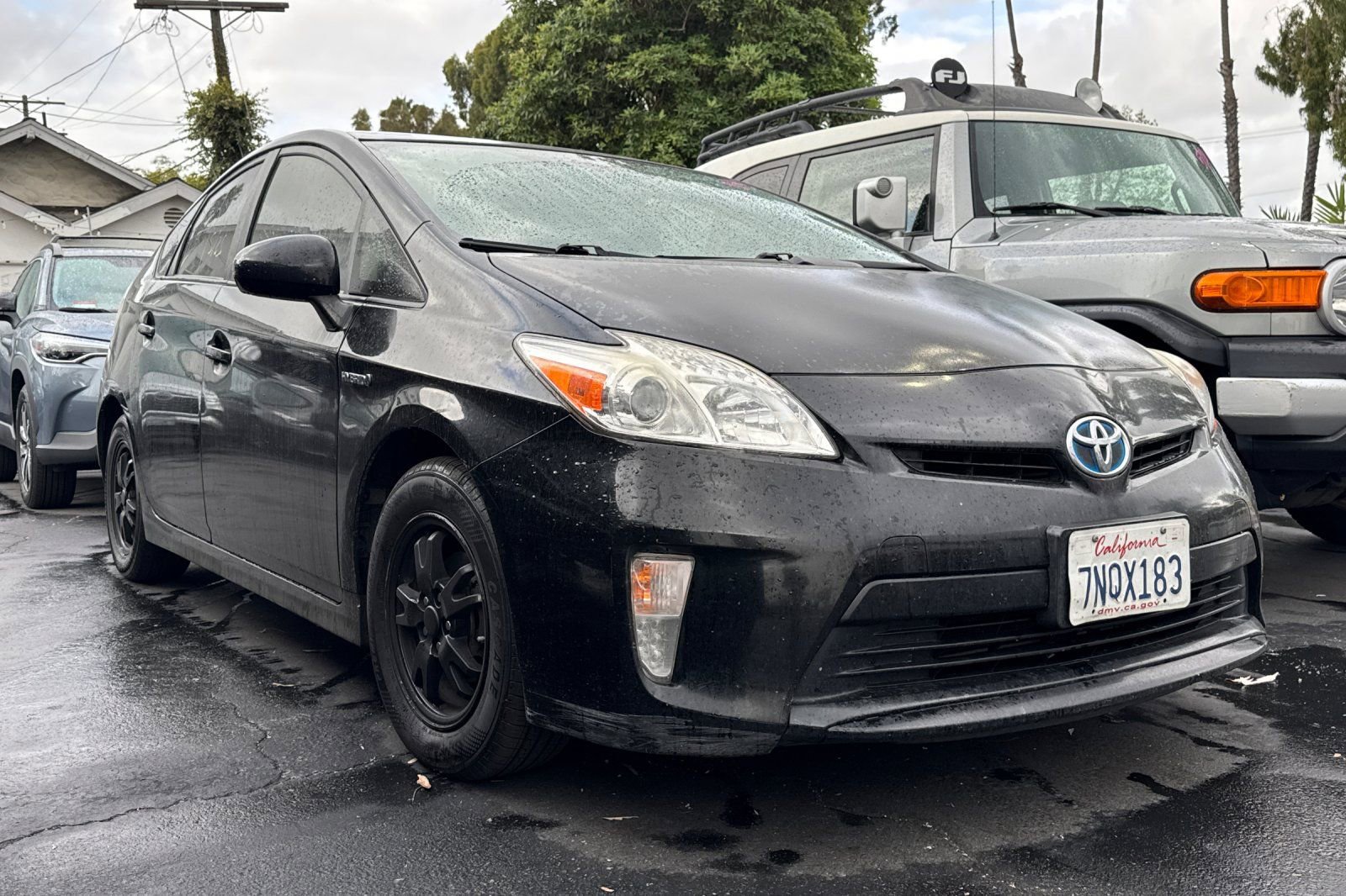 Used 2015 Toyota Prius Four w/ Deluxe Solar Roof Package FWD image 2
