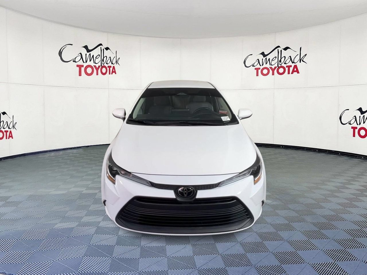 Used 2025 Toyota Corolla LE FWD image 5