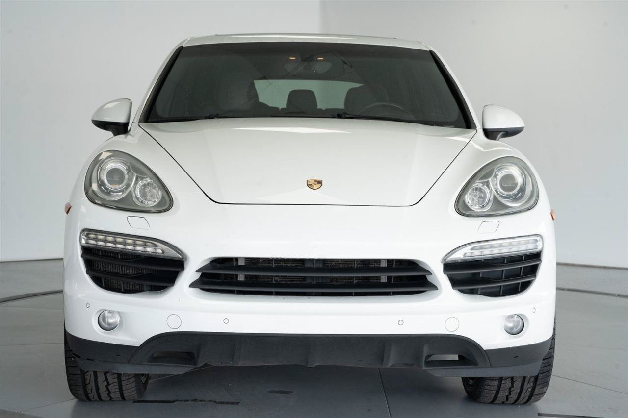 Used 2014 Porsche Cayenne S AWD/4WD image 2