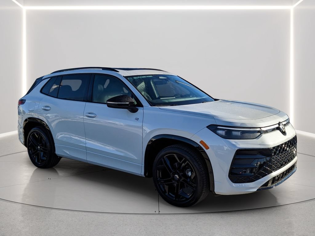 New 2026 Volkswagen Tiguan SE R-Line FWD image 9